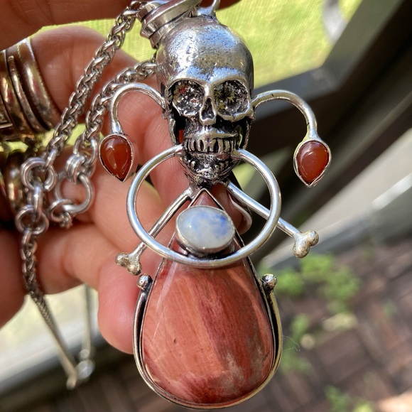 Genuine red jasper , moonstone & carnelian gemstones skull boho goth necklace - Picture 7 of 13